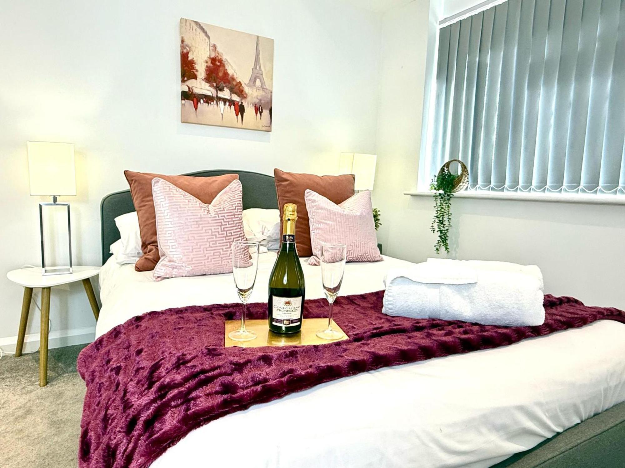 Hazel 1-Bedroom Cousy Flat, Parking, Wifi, Prime Location, Close To Blenheim Palace & Oxford Kidlington Buitenkant foto