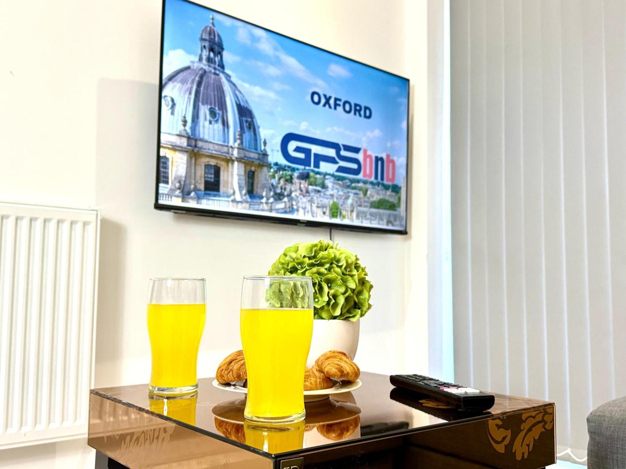 Hazel 1-Bedroom Cousy Flat, Parking, Wifi, Prime Location, Close To Blenheim Palace & Oxford Kidlington Buitenkant foto