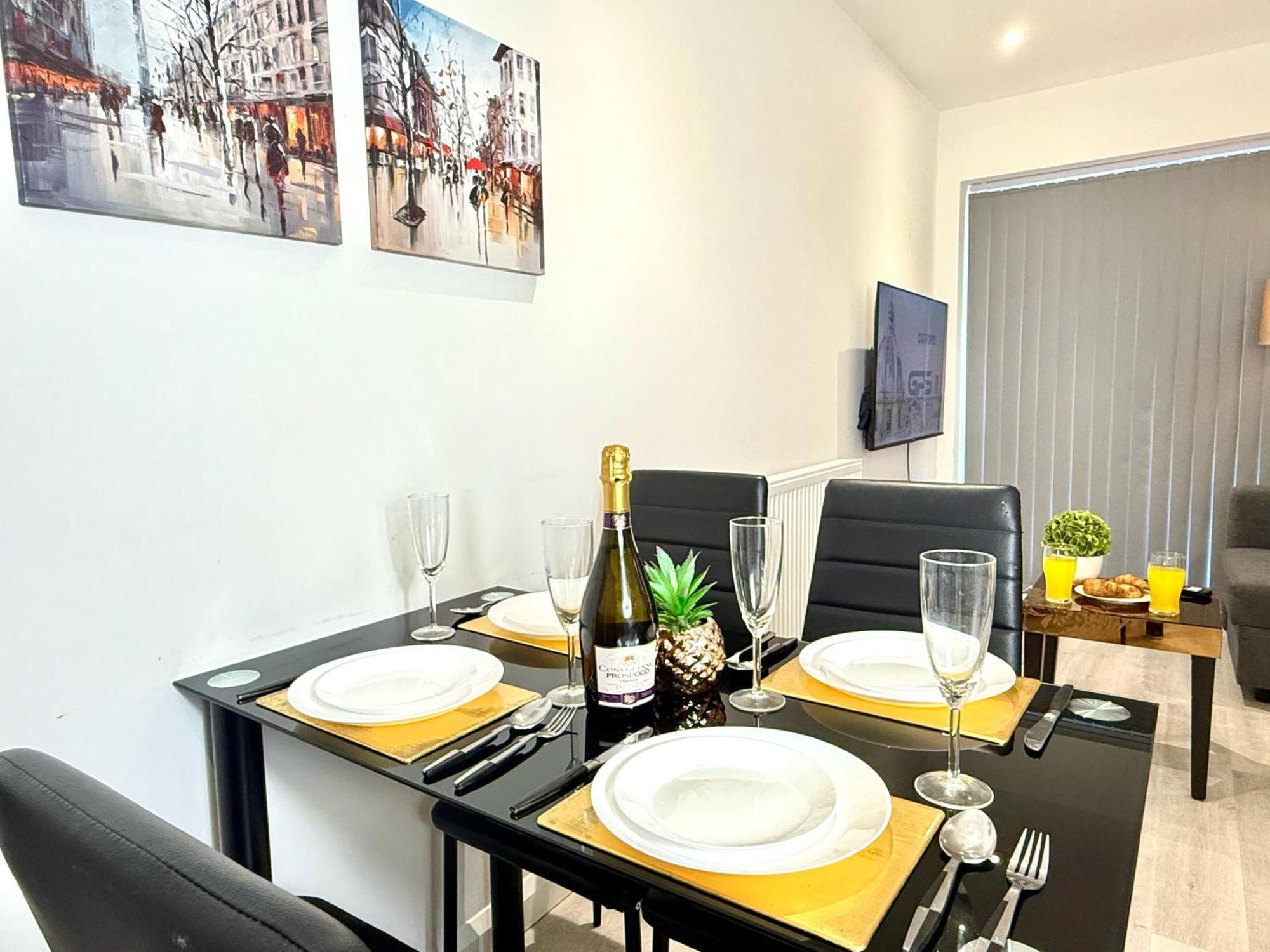 Hazel 1-Bedroom Cousy Flat, Parking, Wifi, Prime Location, Close To Blenheim Palace & Oxford Kidlington Buitenkant foto